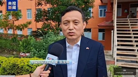 汤普森：克莱在莱利麾下不止要准时，更需提前一步到岗